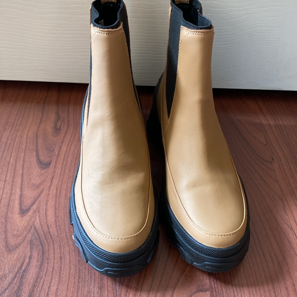Sorel Tan Chelsea Lug Sole Ankle Boots - Picture 2 of 3